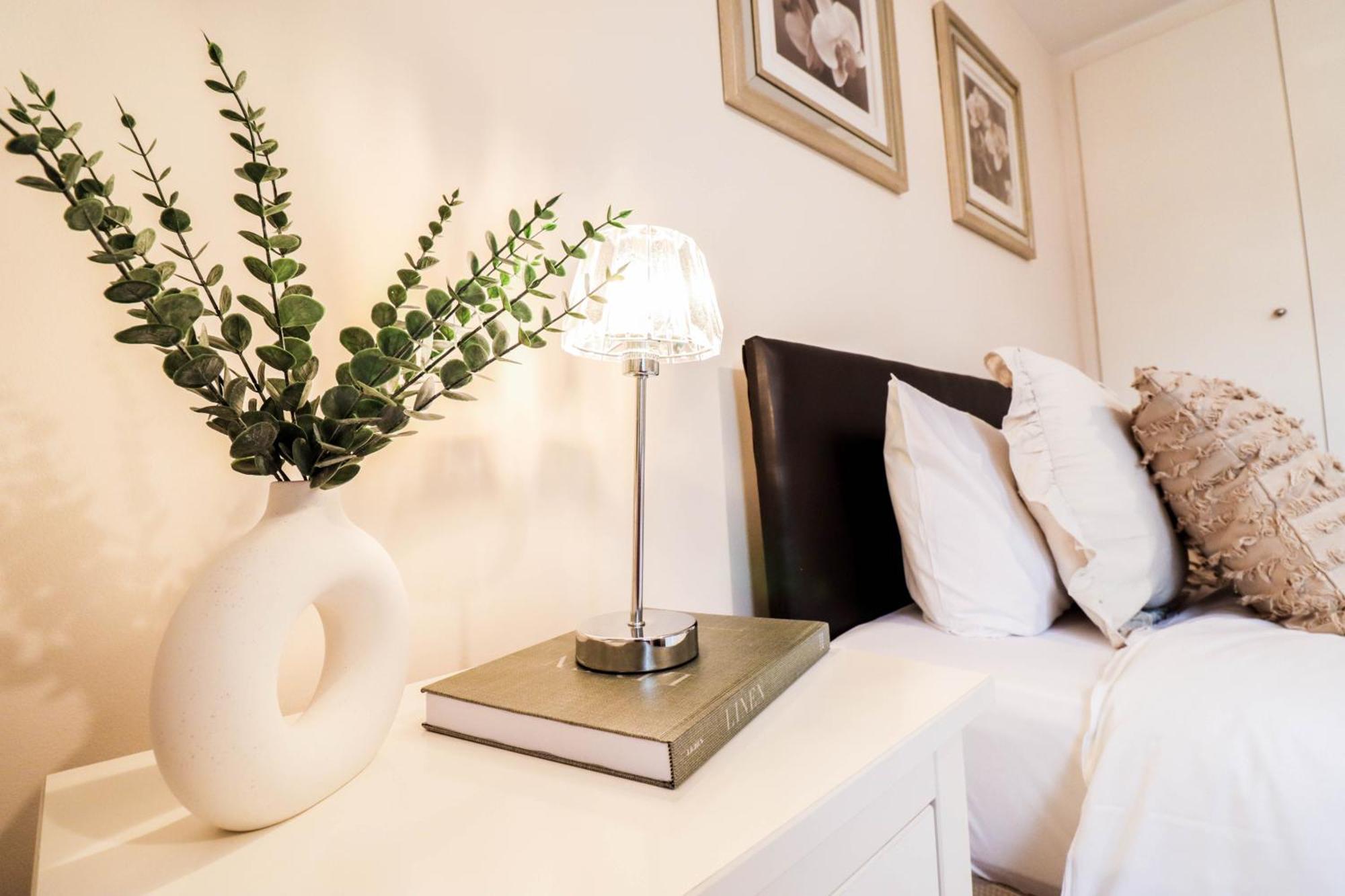 Gorgeous 2-Bedroom London Apartment Лондон Екстер'єр фото