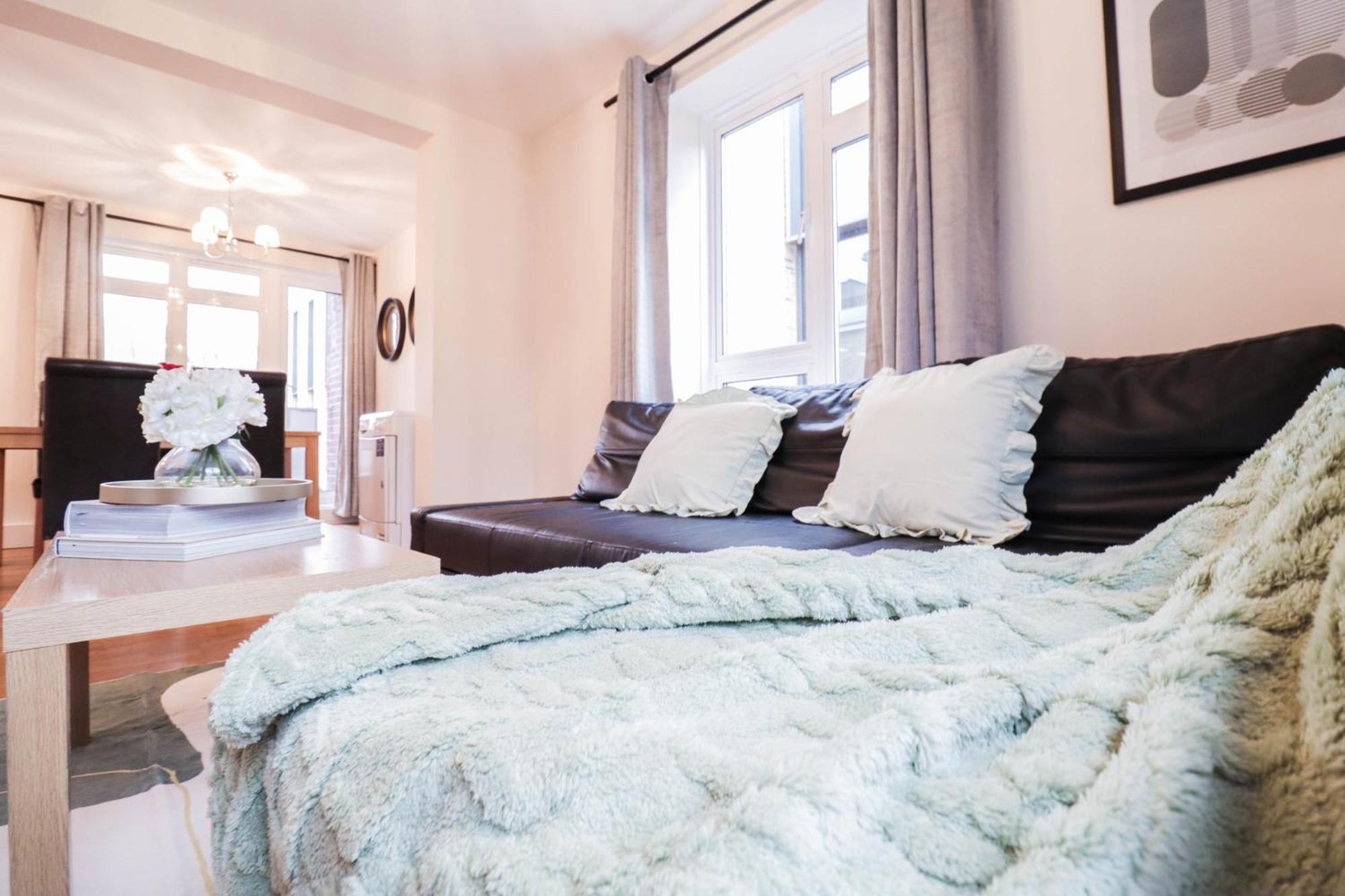 Gorgeous 2-Bedroom London Apartment Лондон Екстер'єр фото