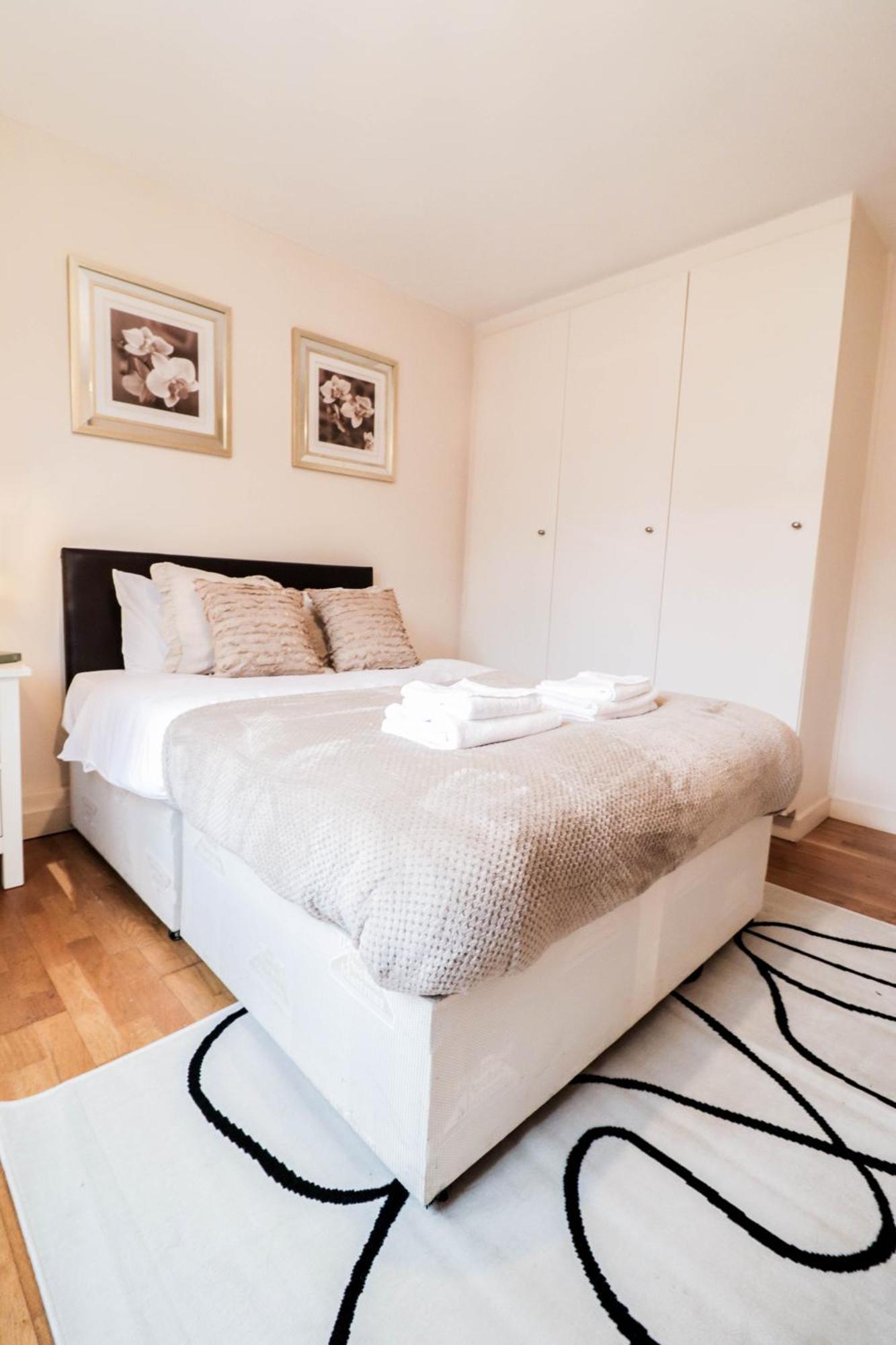 Gorgeous 2-Bedroom London Apartment Лондон Екстер'єр фото