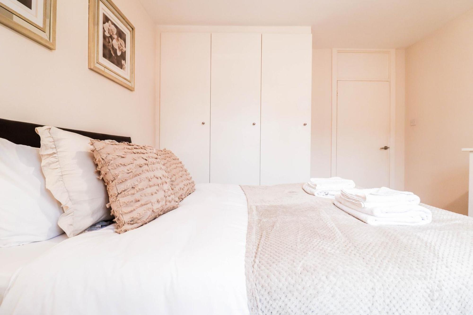 Gorgeous 2-Bedroom London Apartment Лондон Екстер'єр фото